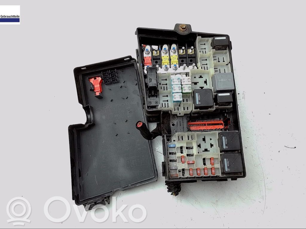 Fuse box set   1428545,8M5T14K733