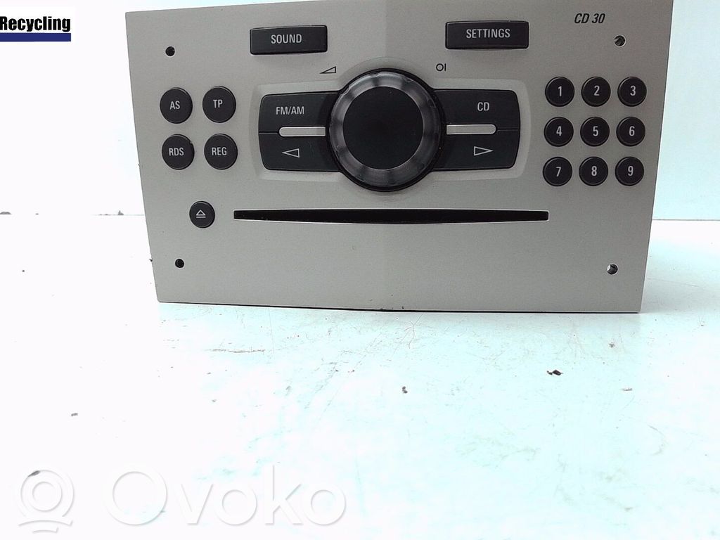 Radio / CD-Player / DVD-Player / Navigation   13357131