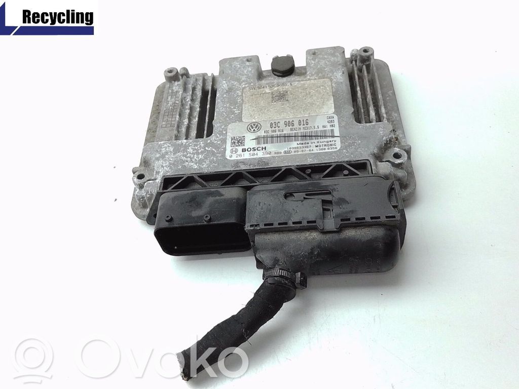 Volkswagen Golf VI Engine control unit/module 