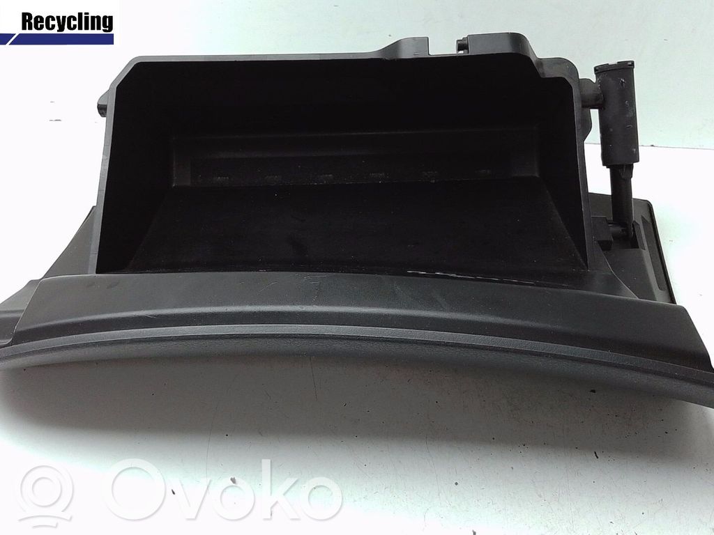 Subaru Impreza III Handschuhfach komplett 