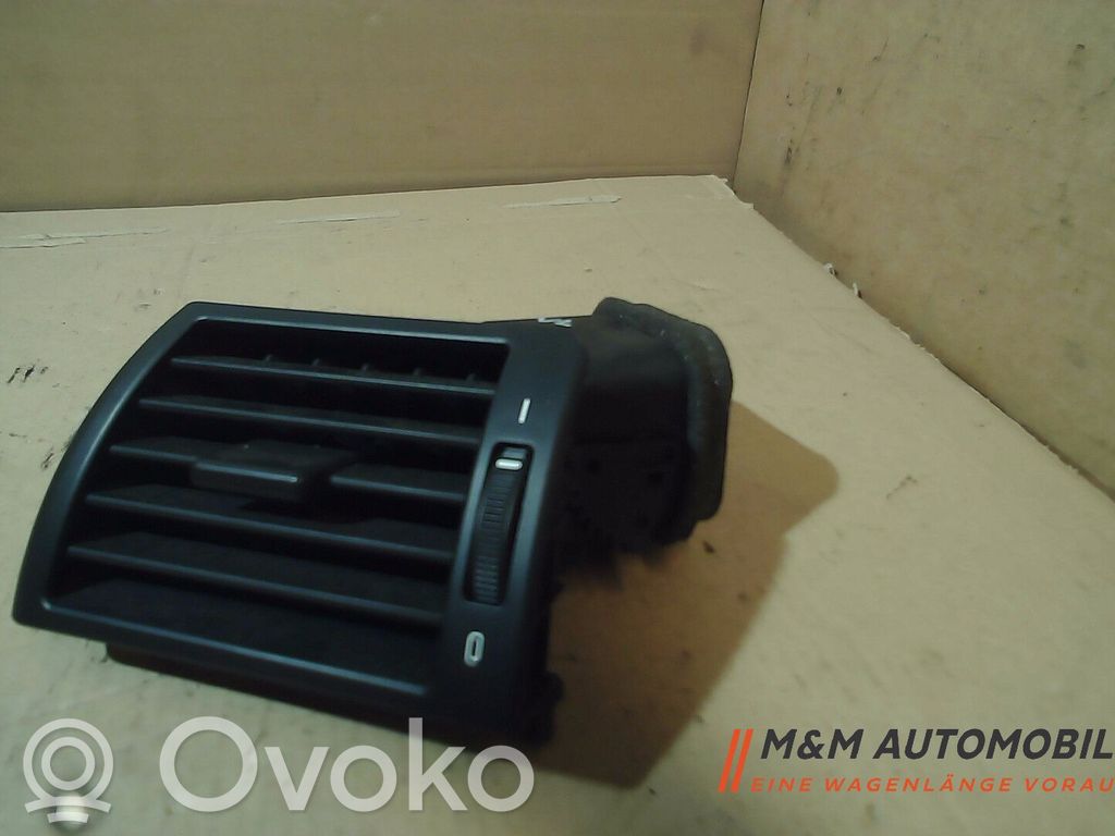 Grille d'aération centrale   64228207901,64228361897