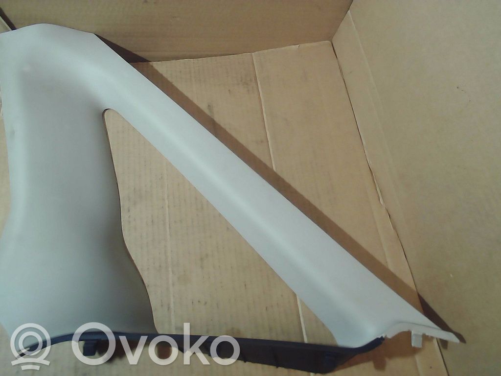 Osłona słupka szyby przedniej / A   833101,9653856177