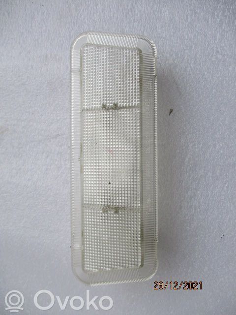 Etuistuimen valo   90460774
