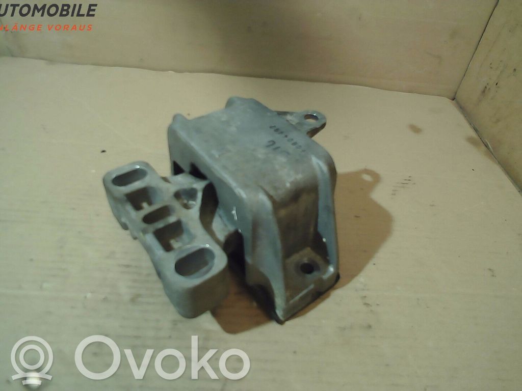 Volkswagen Golf IV Engine mount bracket 