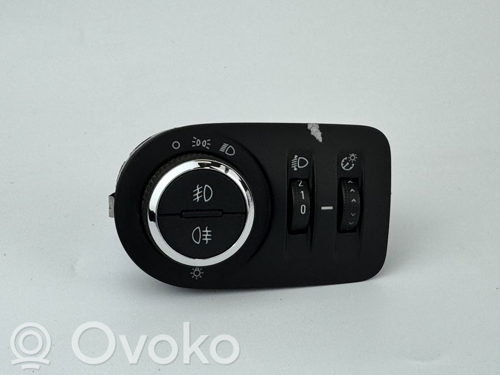 Opel Zafira C Light switch 