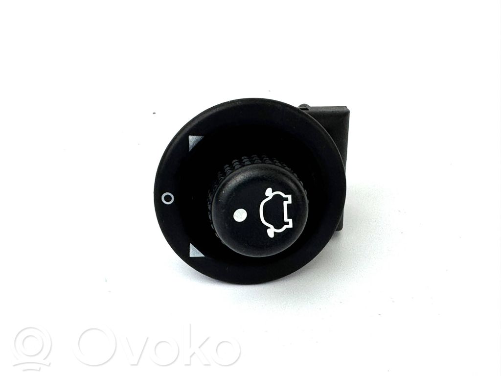 Ford Focus Wing mirror switch 