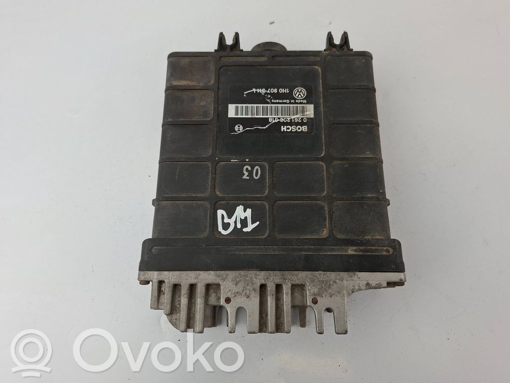 Volkswagen Golf III Engine control unit/module 