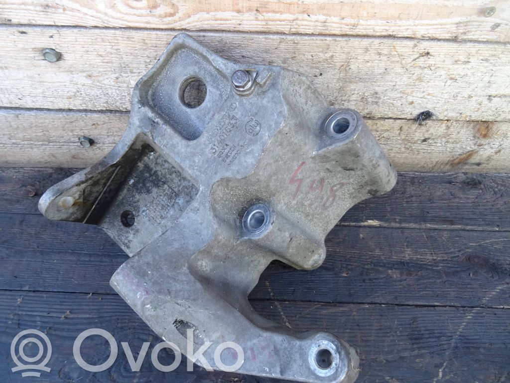 Engine mounting bracket   31401633,B03EA,8LE05H