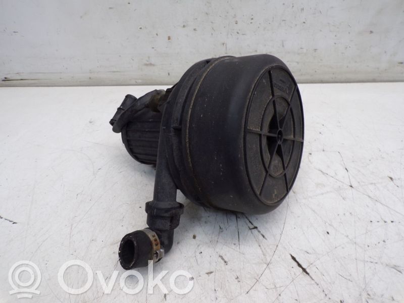 BMW X3 E83 Antrinis oro siurblys 