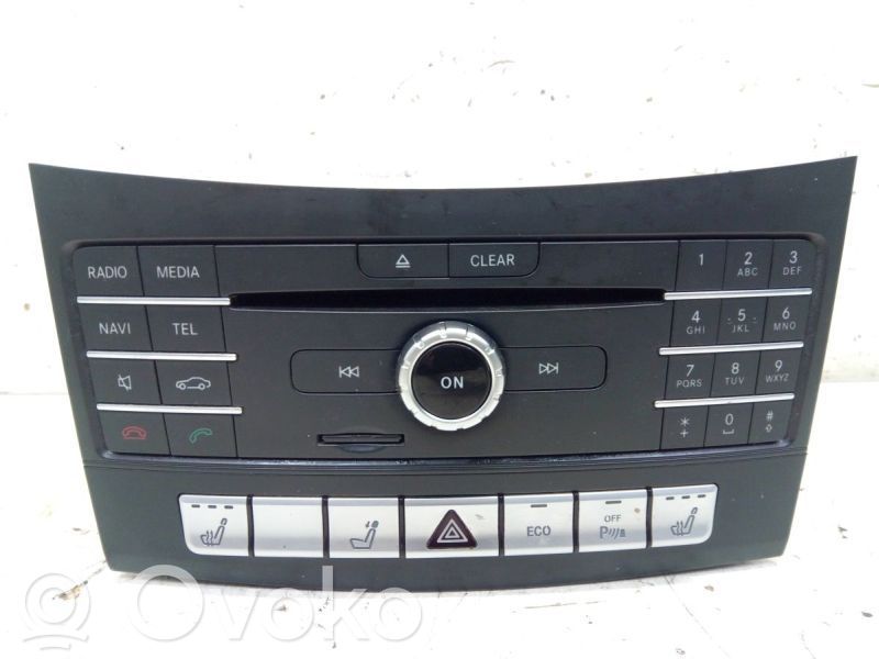Mercedes-Benz E W212 Panel / Radioodtwarzacz CD/DVD/GPS 