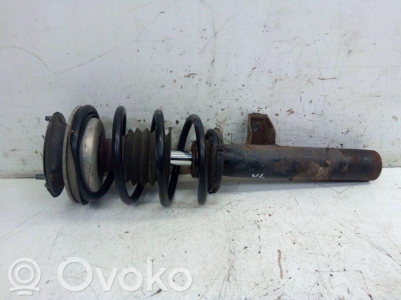 BMW 5 E60 E61 Priekinis amortizatorius su spyruokle 