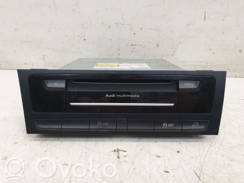Panel / Radioodtwarzacz CD/DVD/GPS   8R1035652B,8R1035652B