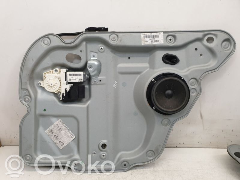 Volkswagen Touran I Alzacristalli manuale della portiera posteriore 