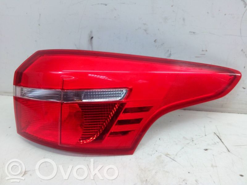 Ford Focus C-MAX Luz trasera/de freno
