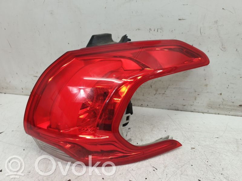 Peugeot 2008 I Luci posteriori 