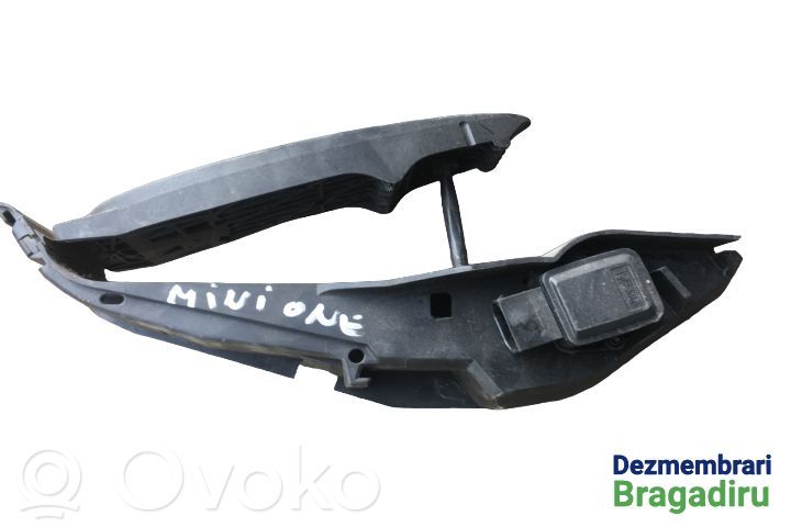 Akceleratoriaus pedalas   6762484