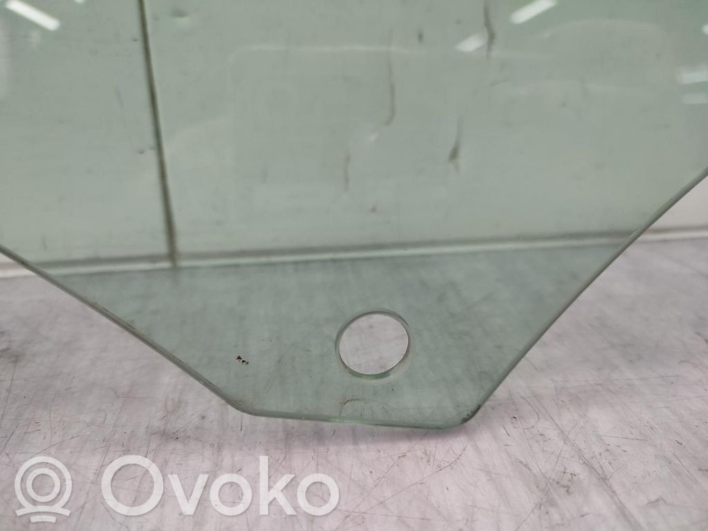Audi A1 Etuoven ikkunalasi, neliovinen malli 