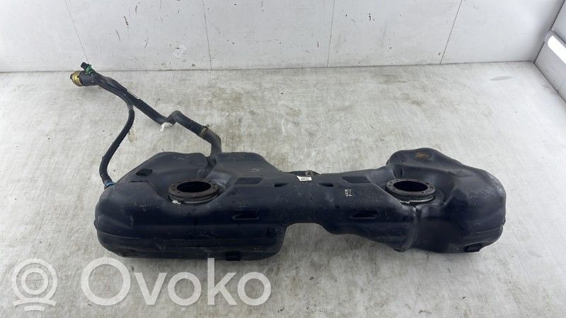 Depósito de combustible   16117283801