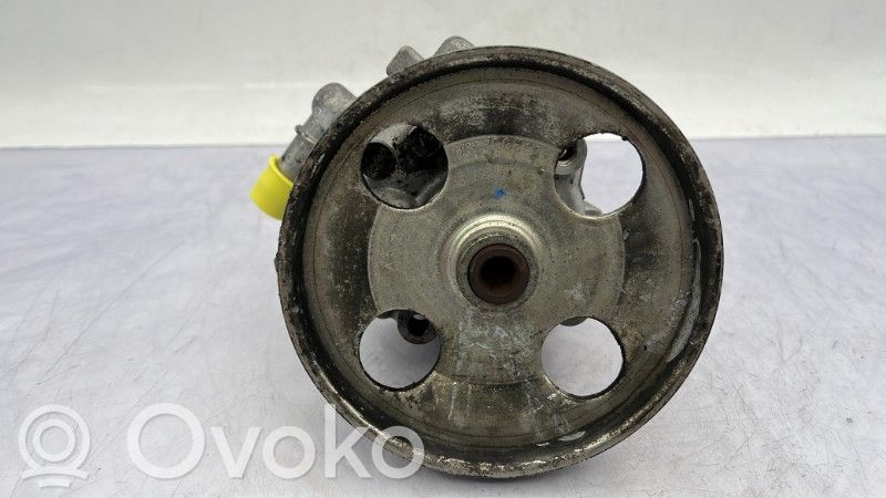 Citroen C8 Ohjaustehostimen pumppu 