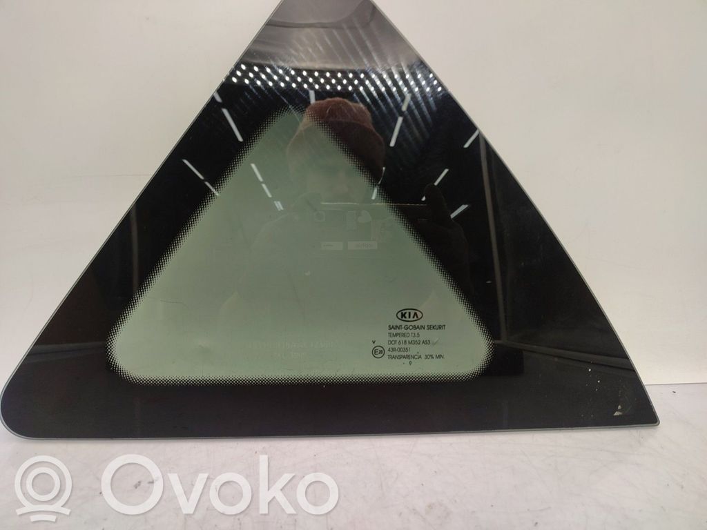 KIA Ceed Rear side window 