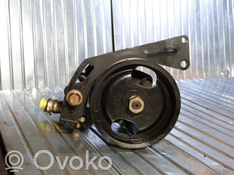 Nissan Almera Ohjaustehostimen pumppu 