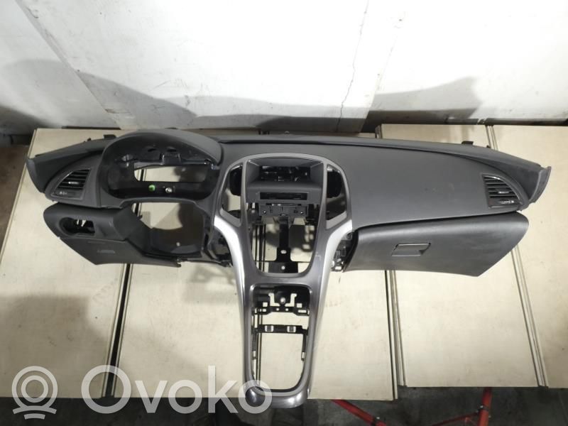 Opel Astra J Panel de instrumentos 