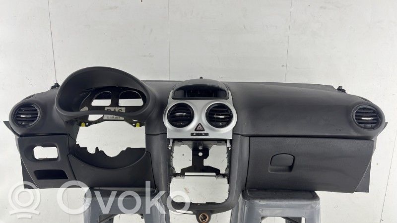 Opel Corsa D Bord 