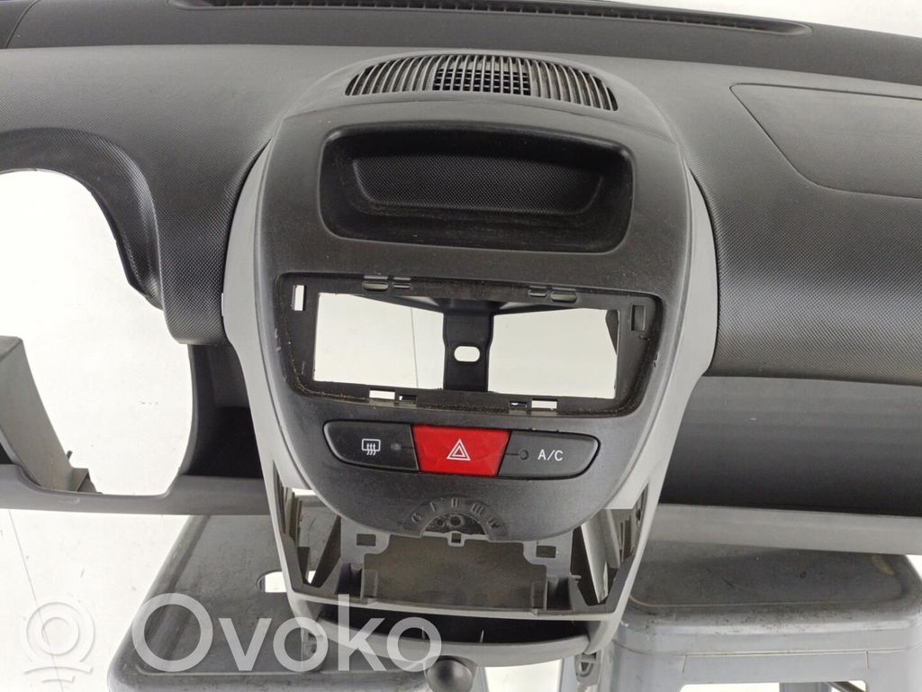 Peugeot 107 Kojelauta 