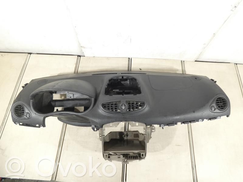 Renault Clio III Kojelauta 