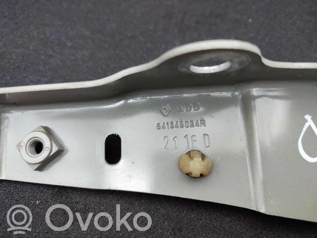 Renault Clio IV Soporte de montaje del guardabarros 