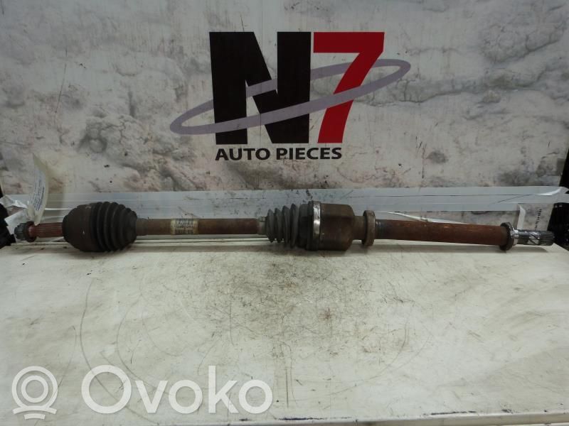 Priekinis pusašis   8200618111,8200261841