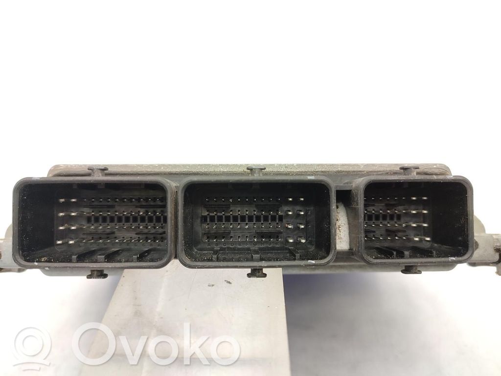 Engine ECU kit and lock set   8200565863