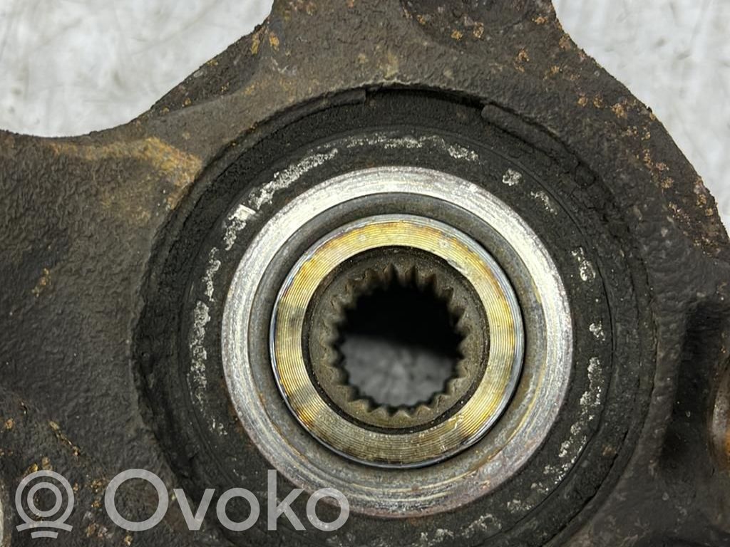 Front wheel hub