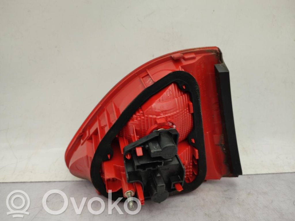 Seat Exeo (3R) Lampă spate în capacul portbagajului 