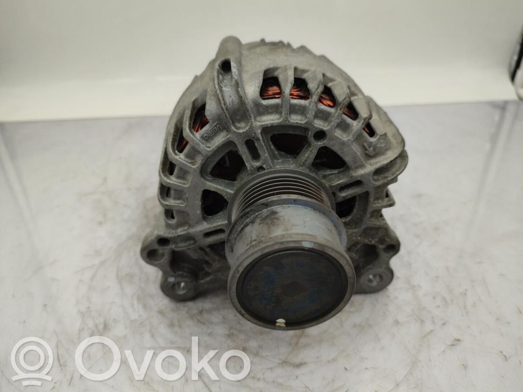 Alternador   04E903015H