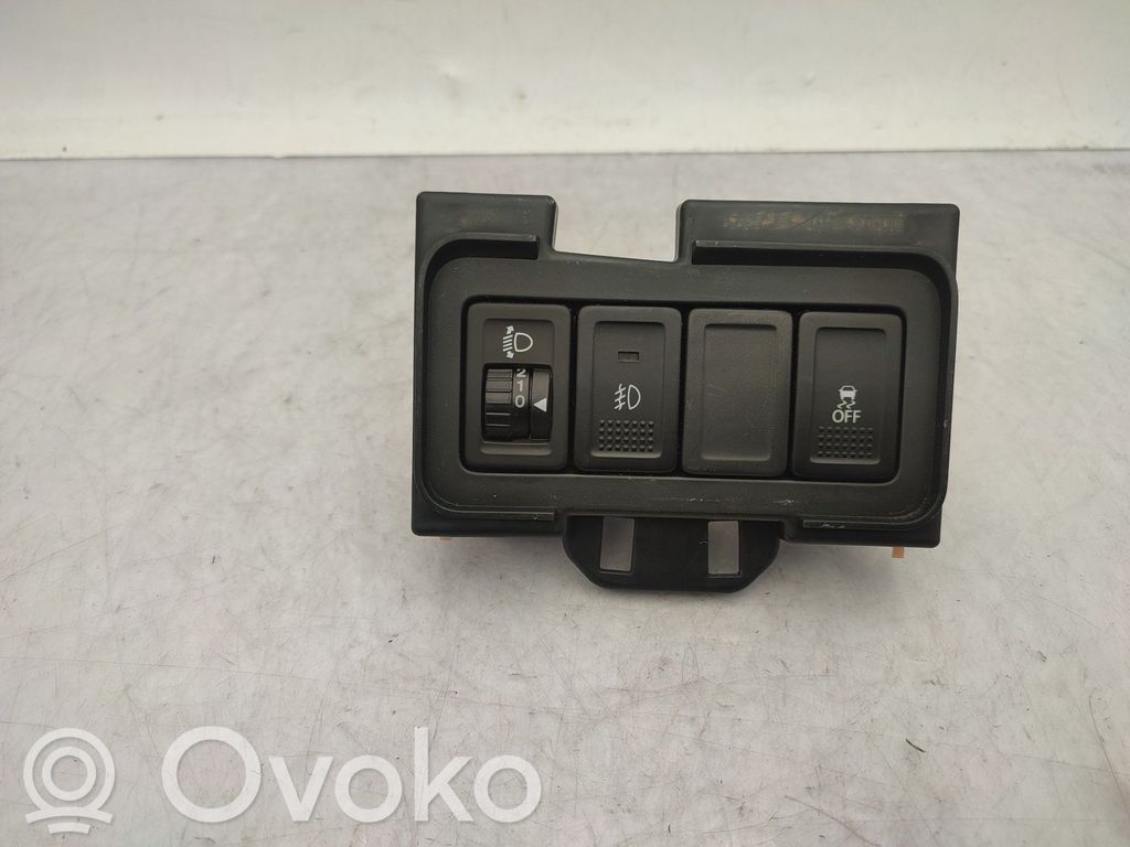 Suzuki SX4 Interruttore di regolazione livello altezza dei fari 