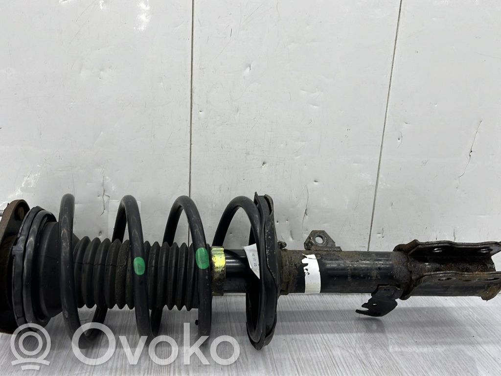 Toyota Corolla E120 E130 Priekšpusē amortizators ar atsperi 
