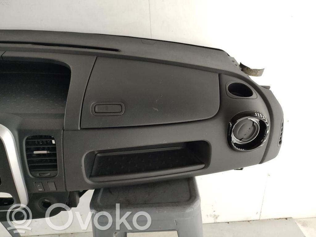 Renault Trafic III (X82) Панель 