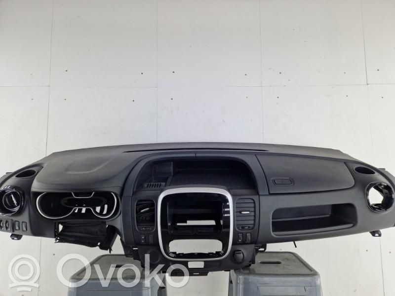 Renault Trafic III (X82) Панель 