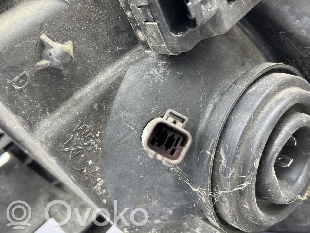 Citroen Xsara Picasso Lampa przednia 
