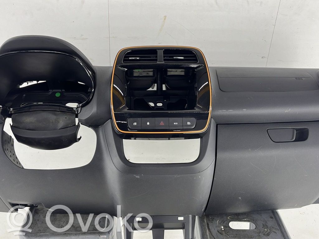 Dacia Spring Panelė 