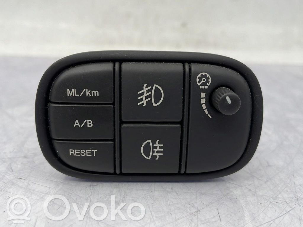 Jaguar S-Type Light switch 