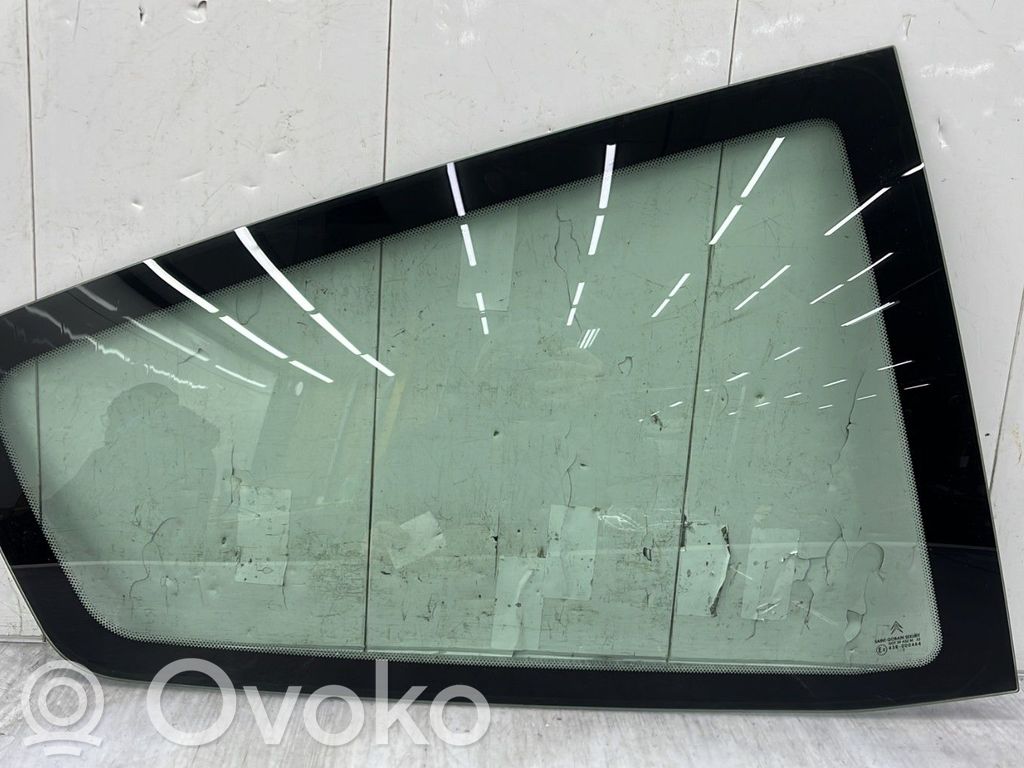 Citroen C2 Rear side window 