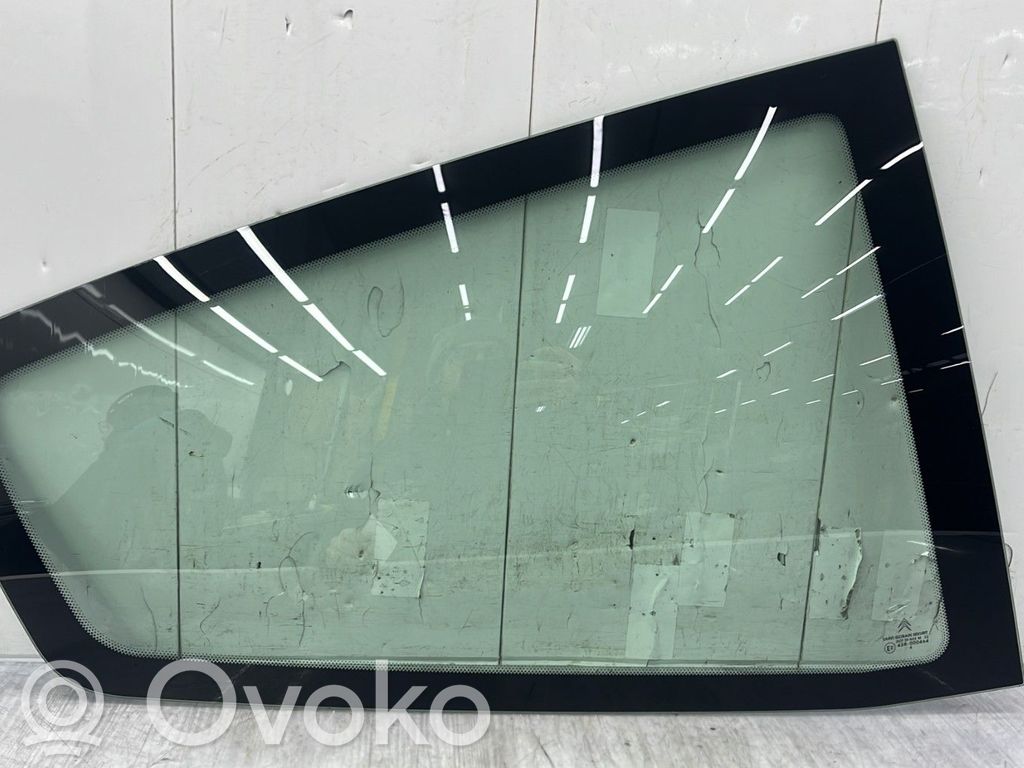 Citroen C2 Rear side window 