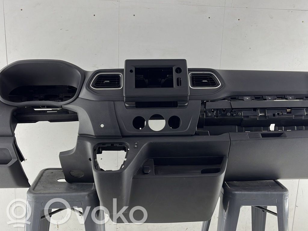 Renault Master III Panelė 