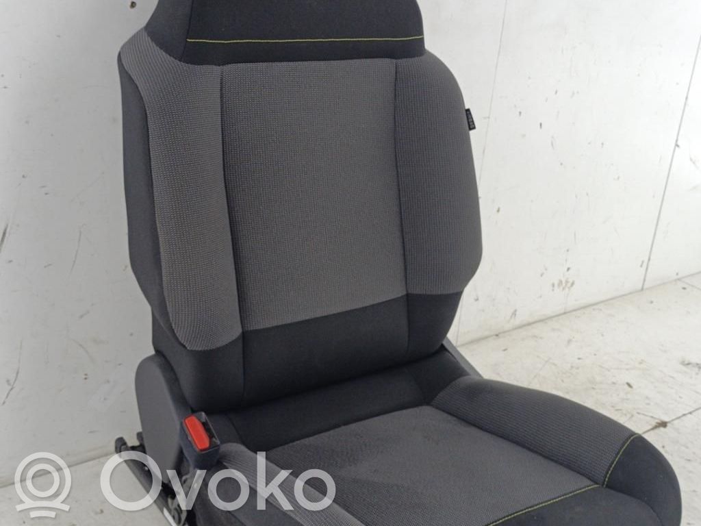 Citroen C3 Kuljettajan istuin 