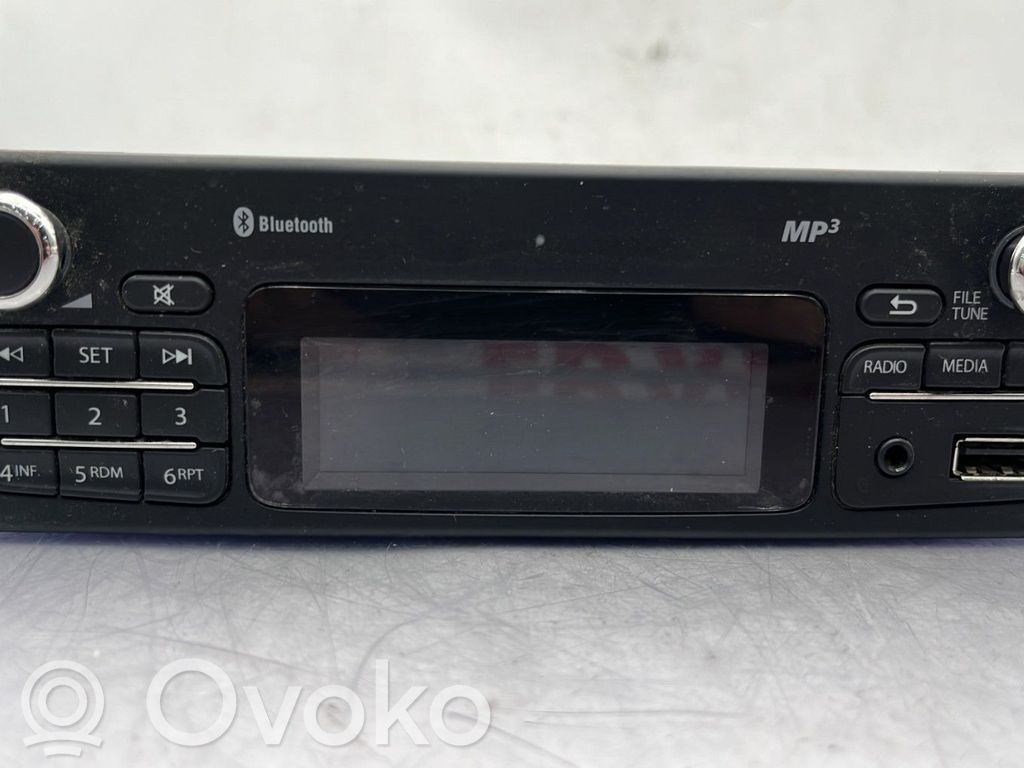 Renault Kangoo II Panel / Radioodtwarzacz CD/DVD/GPS 