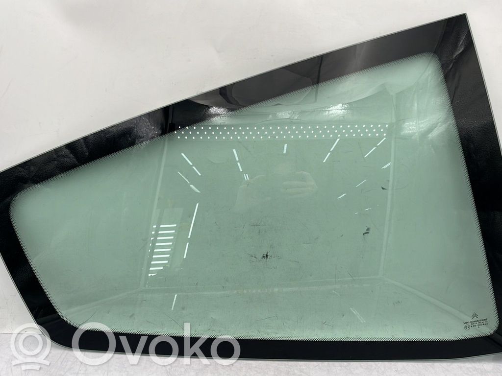 Citroen C2 Rear side window 