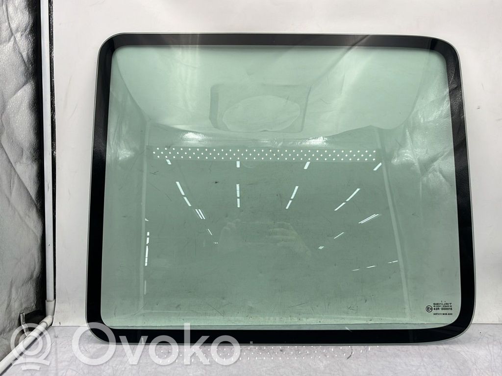 Vidrio lateral trasero
