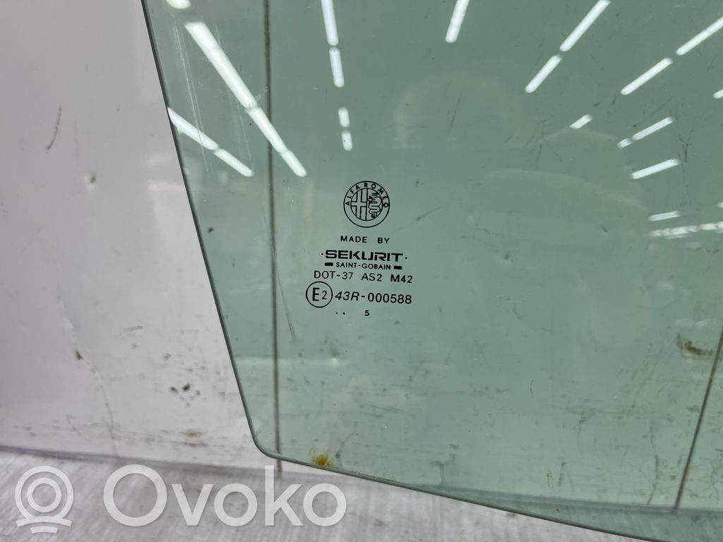 Alfa Romeo 147 Szyba drzwi przednich 
